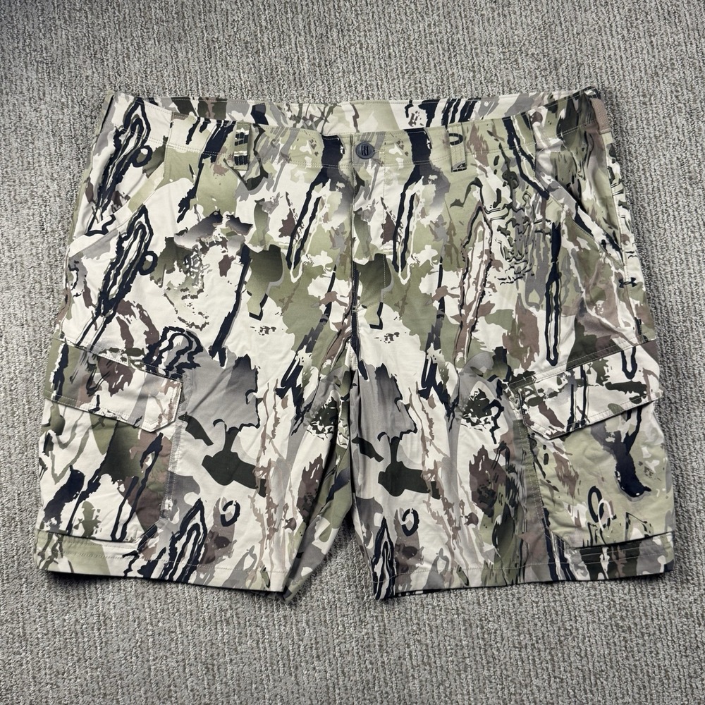 Under Armour Mens 44 Camo Cargo Chino Shorts Loose Fit HeatGear Golf Performance
